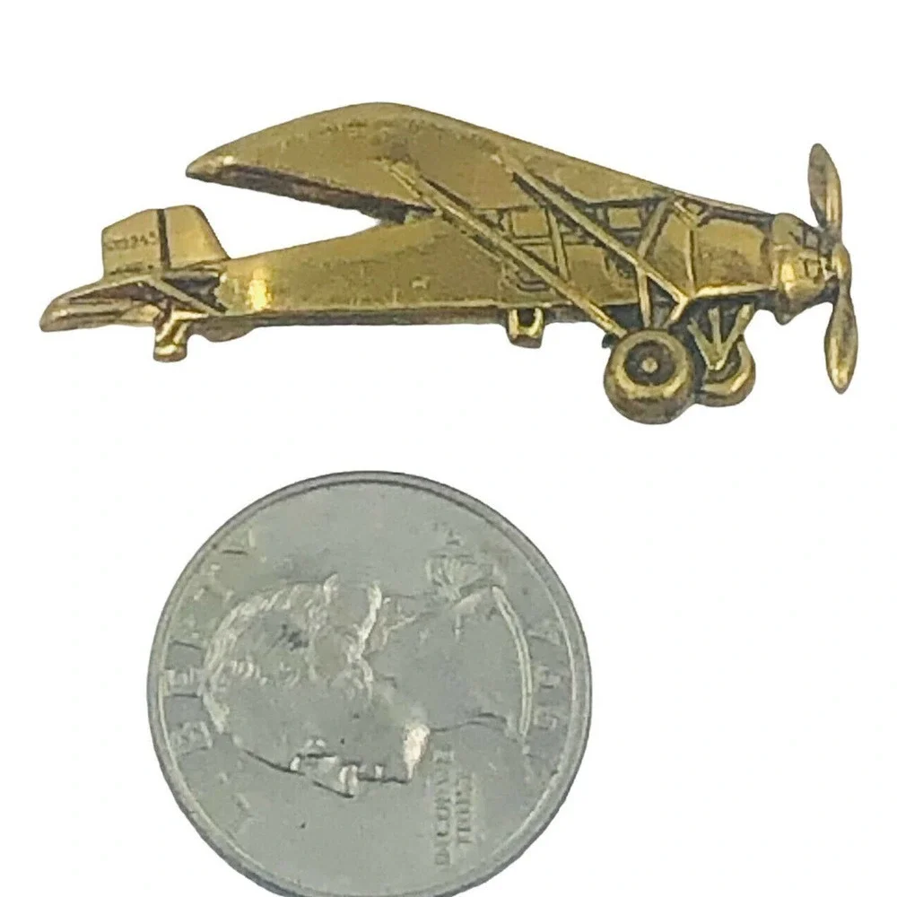 Spirit of St Louis Airplane Aviation Rotary Engine Taildragger Pin Metal Brooch